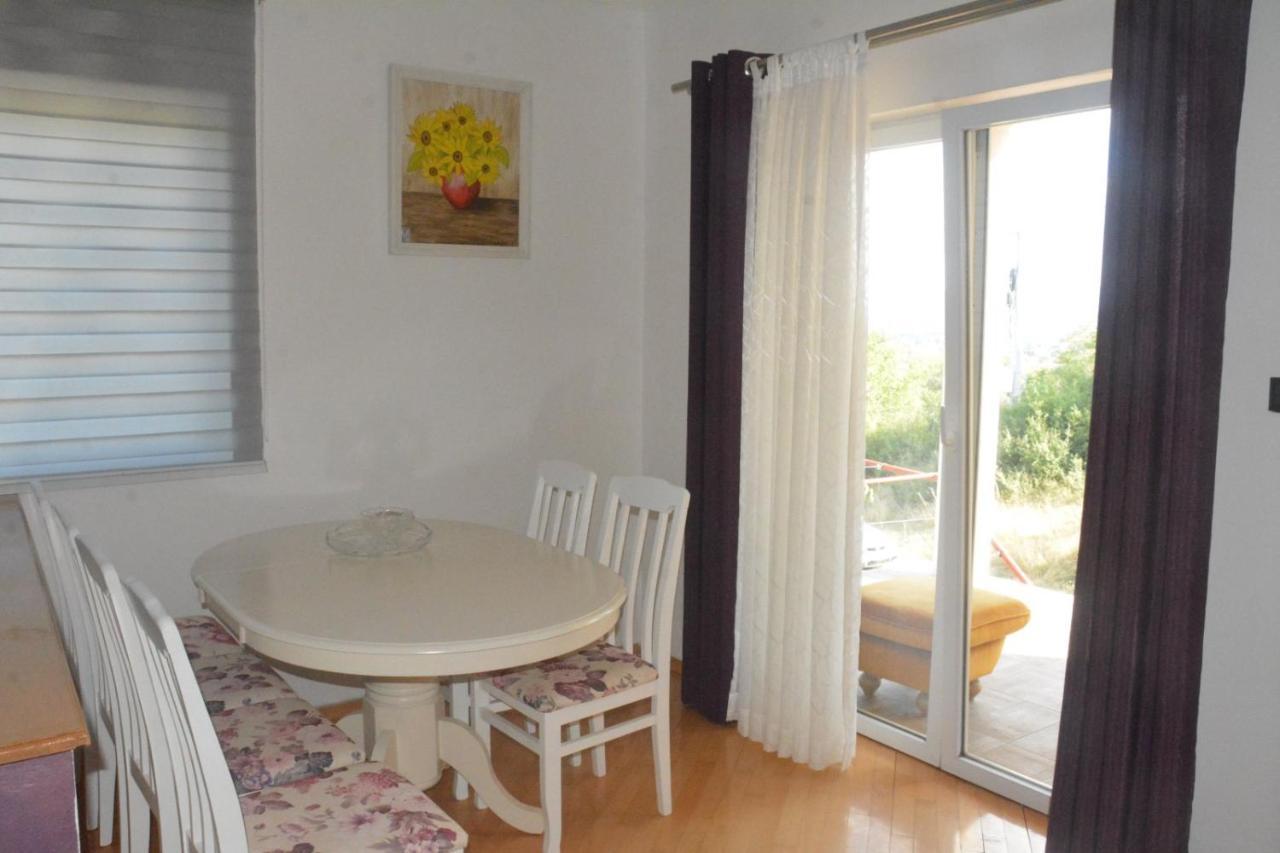 Gazdinstvo Tadic Casa de hóspedes Nikšić Exterior foto