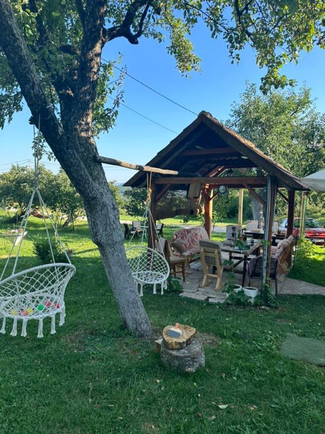 Gazdinstvo Tadic Casa de hóspedes Nikšić Exterior foto