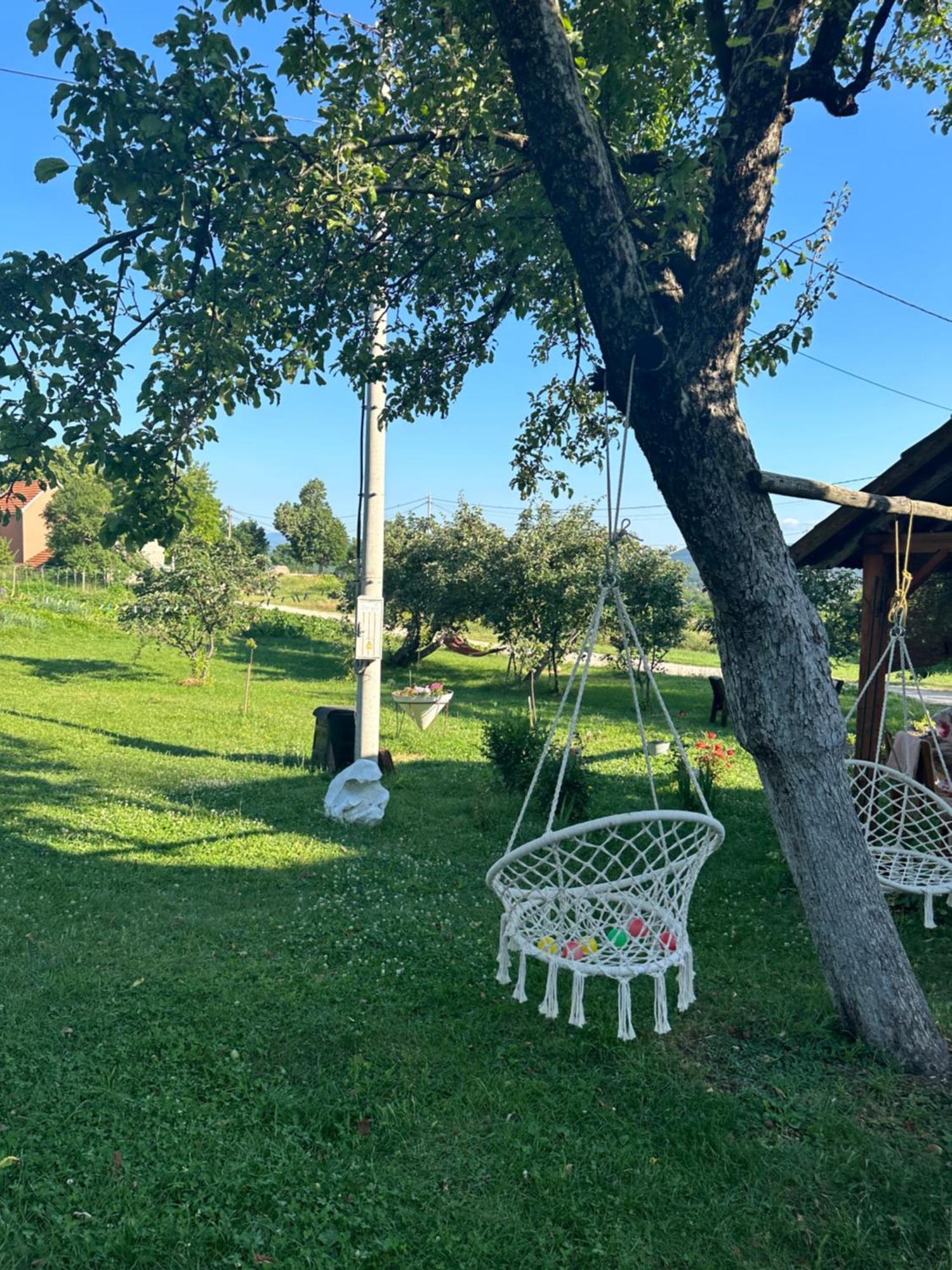 Gazdinstvo Tadic Casa de hóspedes Nikšić Exterior foto