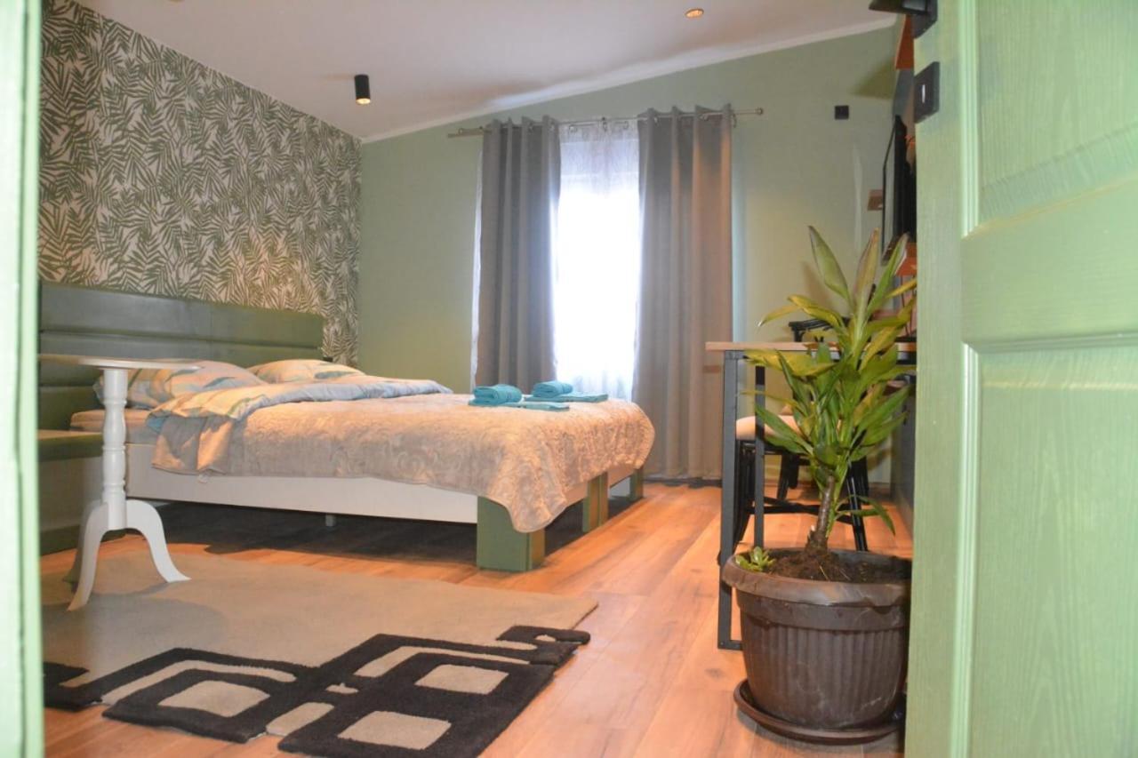 Gazdinstvo Tadic Casa de hóspedes Nikšić Exterior foto